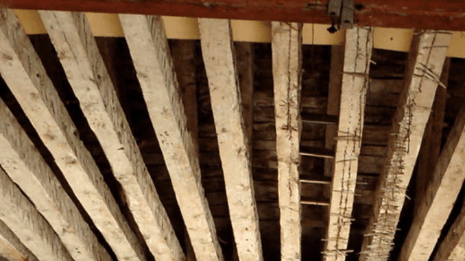 Cómo reforzar un forjado de madera antiguo