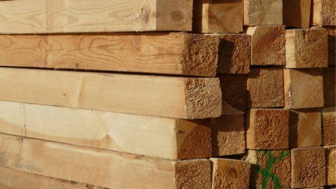 Cómo unir dos listones de madera en línea