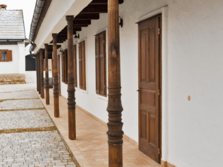 Cómo hacer porche de madera y teja