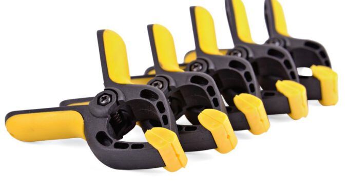 herramientas para sujetar madera